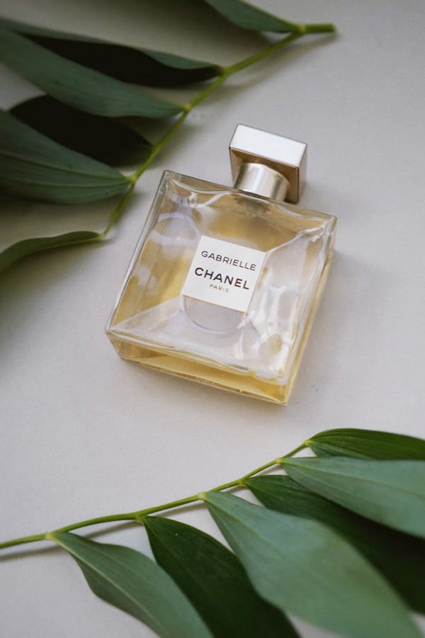 A perfume image.